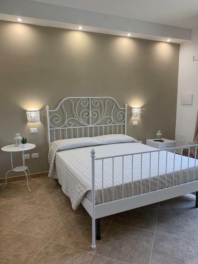 Le Tre Colonne Bed and Breakfast Melendugno Exteriör bild