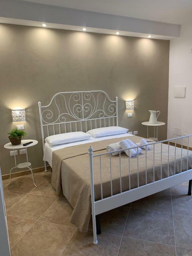 Le Tre Colonne Bed and Breakfast Melendugno Exteriör bild